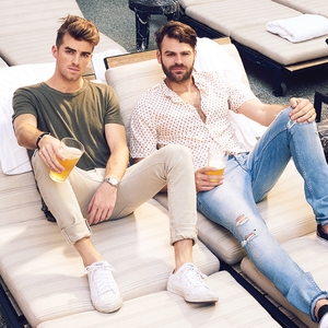 THE CHAINSMOKERS